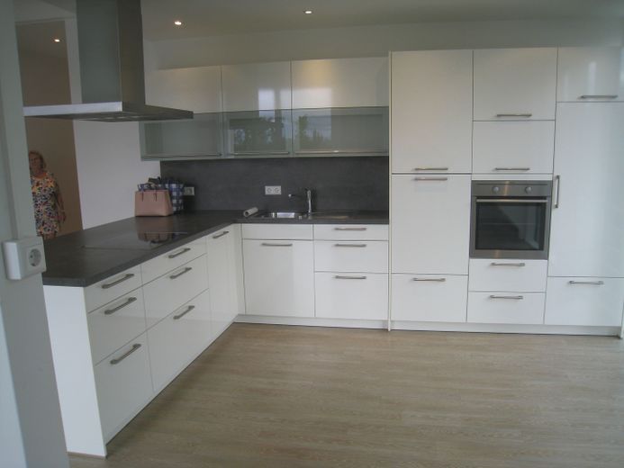 Moderne,weiße,Wohnküche