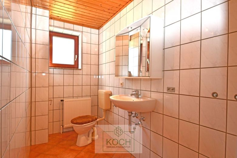 Großes 1-2 Familienhaus mit großem Grundstück in Loxstedt-Hahnenknoop – Gäste-WC_EG