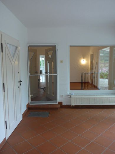 Oase der Ruhe in Witten Bommern: grosses Haus mit großem Grundstück zu vermieten – Blick Hundezimmer in die Diele
