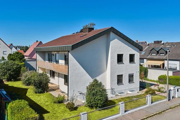 Raumangebot in Straubing: Einfamilienhaus mit 249 m² Wohnfläche auf 884 m² Grundstück