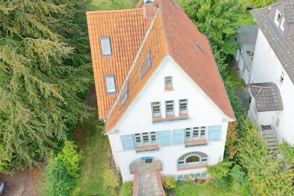 Piękna willa w stylu secesyjnym na sprzedaż w prestiżowej lokalizacji w Eutin