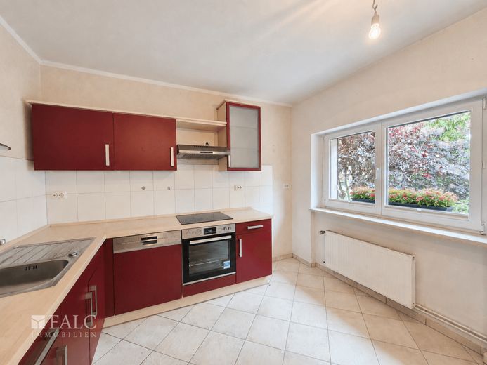 Attraktives Reihenhaus mit Terrasse, Garten und zahlreichen Extras - FALC Immobilien – Küche