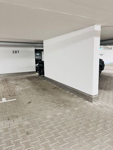 Tiefgaragenstellplatz