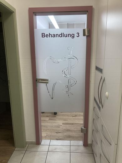  Eingang Behandlungszimmer 3