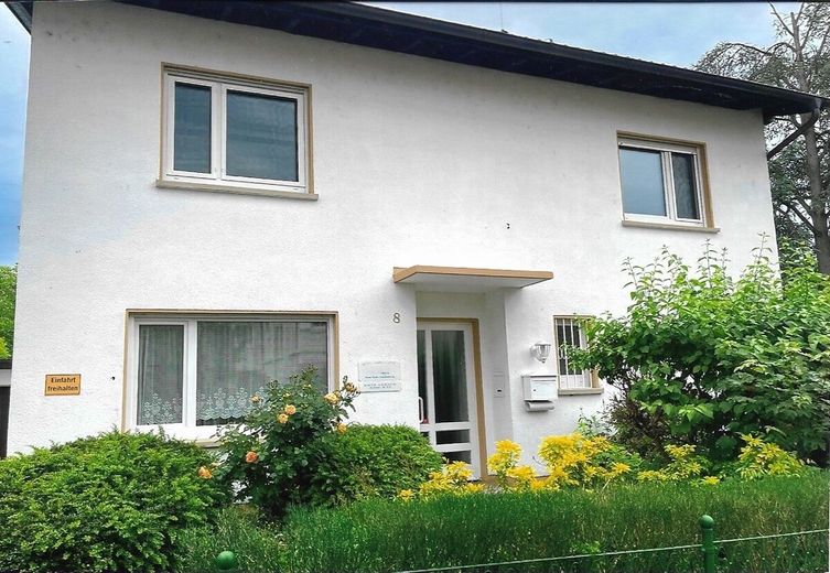 Großzügiges Zweifamilienhaus in bester, zentrumsnaher Lage in Müllheim – SN_Ansicht
