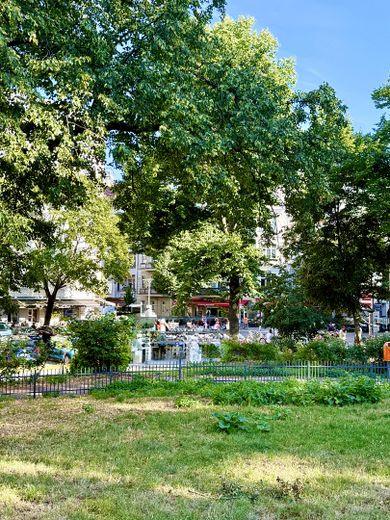 Provisionsfrei: 89m² Altbau am Helmholzplatz, Balkon, bezugsfrei – Helmholzplatz 