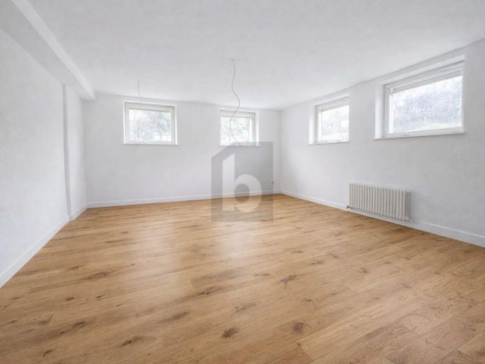 MODERN, ERSTBEZUG NACH KERNSANIERUNG – Foto 1