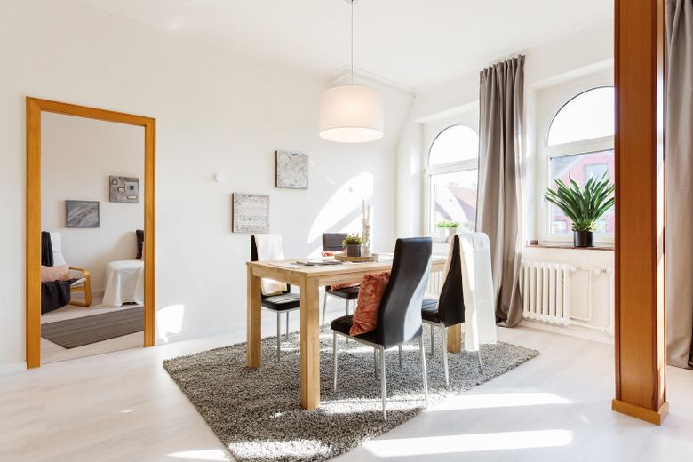 Charmante 3-Zimmer Wohnung mit Küche in Duisburg-Laar – Wohnzimmer