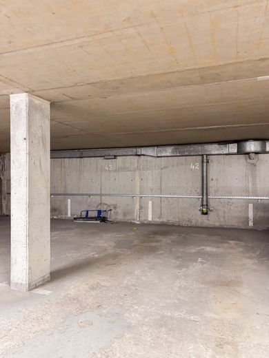 Direkt einziehen und wohlfühlen: helle 3-Zimmer-Wohnung mit Südbalkon und Tiefgarage, WI Nordenstadt – Tiefgragenstellplatz