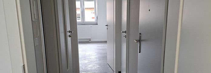 Appartement 2 pièces haut de gamme dans un emplacement central – Flur