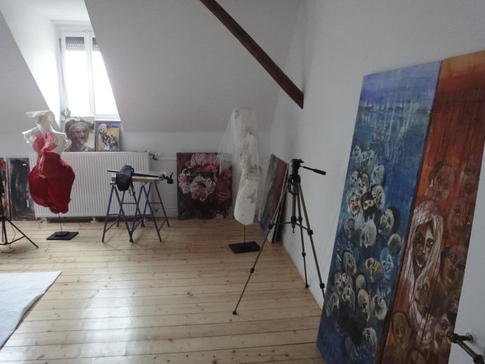 Mieszkanie typu atelier z zabudowaną kuchnią – Wohnzimmer  25 qm