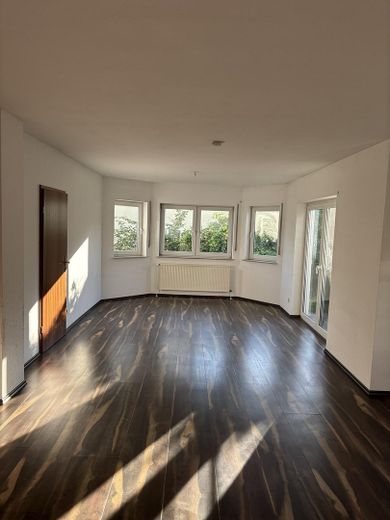 freistehendes Einfamilienhaus mit großen Grundstück und Ausbaupotential – Wohn Esszimmer