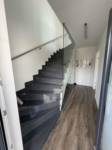 2023 yapımı dubleks · bağımsız ev girişi · balkon · 3 oda · mobilyalı mümkün – Fotoğraf 12
