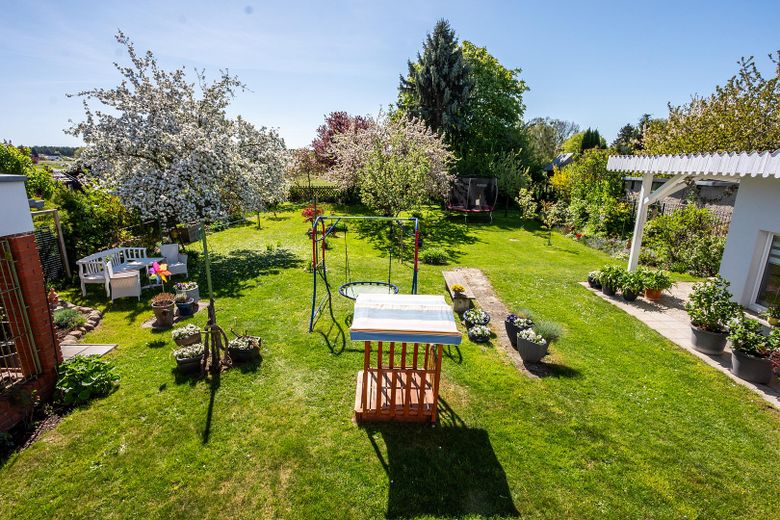 Garten mit vielen Obstbäumen