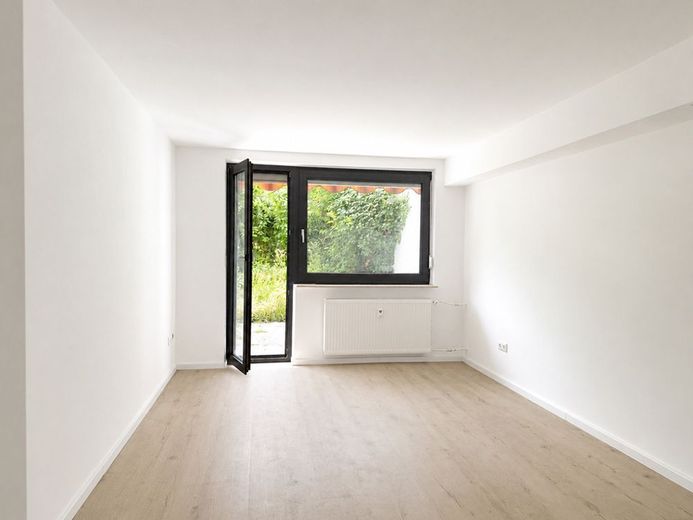 2-Zimmer-Souterrainwohnung mit kleinem Garten in Ober-Ramstadt - ideal für Singles &amp; Paare – M372-2612 - Wohnzimmer_1