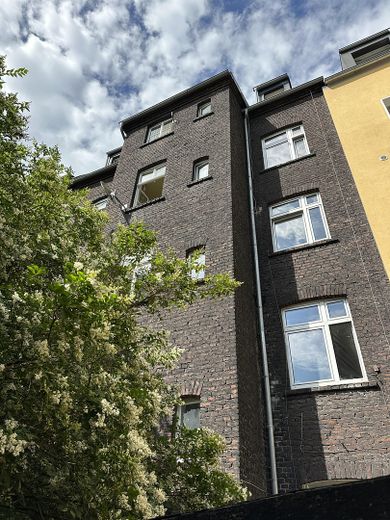 "Tradition trifft Innovation" - Vielseitig nutzbares Haus im idyllischen Backyard in Dortmund – Vorderhaus (Rückansicht)