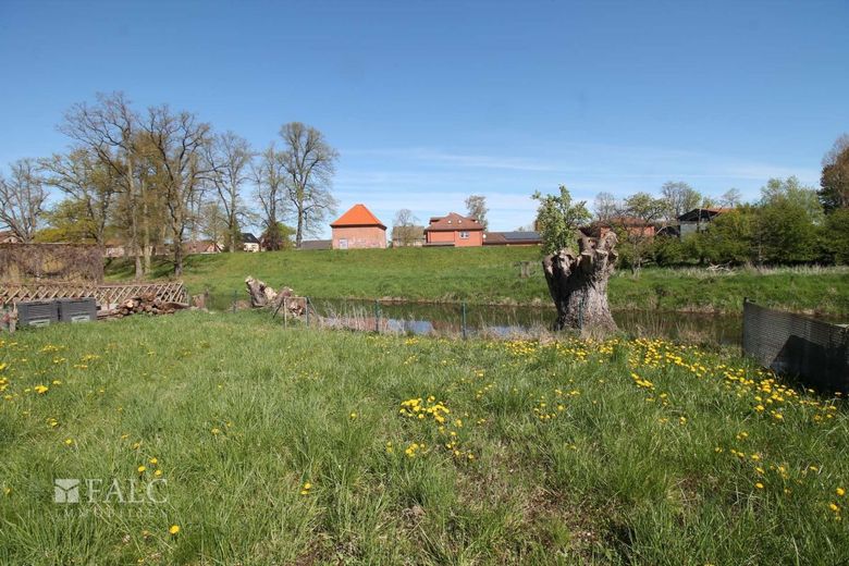 +++ Natur pur &amp; Elbnähe: Großzügige Wohnung zur Miete +++ – Grundstück