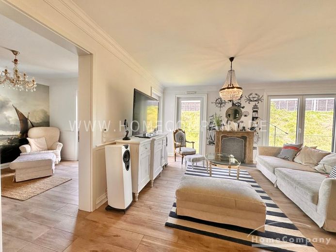 Lichtdurchflutete Designwohnung mit Balkon – 538bea0141e3d96003b1d1836539bada8a6ccc36.jpg