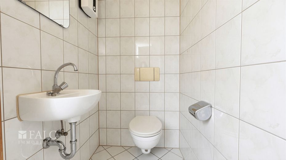 Ein Zuhause für Generationen - Zwei Häuser mit vielfältigen Möglichkeiten – Gäste WC