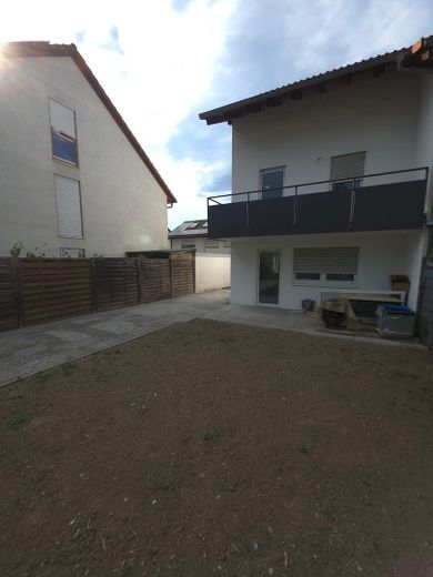 Hochwertig saniertes Reihenendhaus in attraktiver Lage von Bad Friedrichshall – Gartenansicht 2