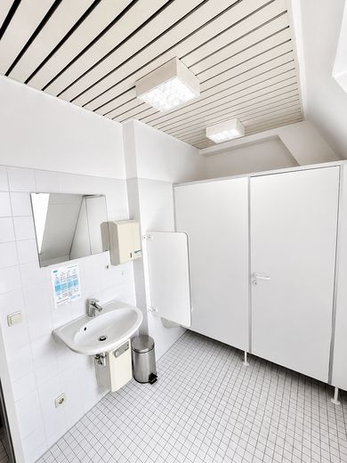 Büroräume in zentraler Lage – WC Damen