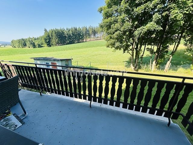 ***Zweifamilienhaus mit atemberaubendem Weitblick ins Grüne - Ländliche Idylle bei Münchberg*** – Balkon Ansicht 2