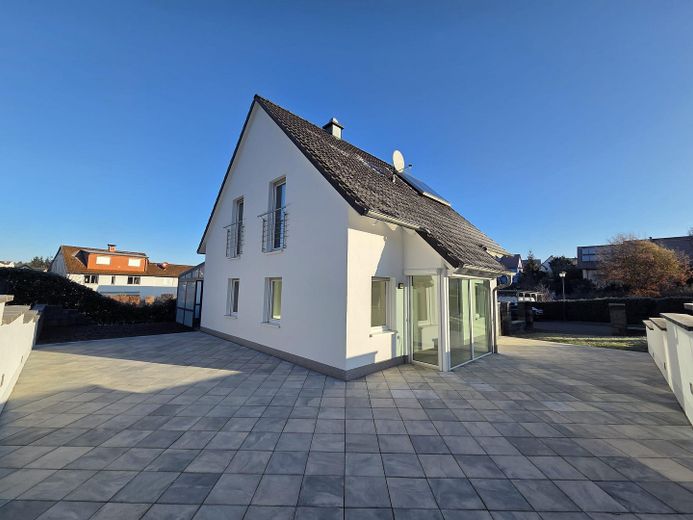 🏡 Massives Einfamilienhaus in Bestlage – modern, ruhig, sofort bezugsfrei – Foto 1