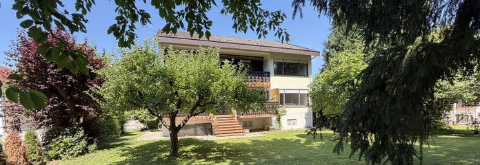 Zentrumsnah: Wohnhaus mit Galerie/Atelier, Einlieger-App.  & traumh. Naturgarten (834 qm) – 834qm Naturgarten großer Grund