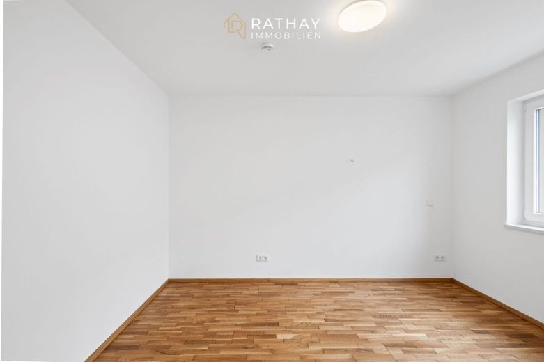 Stadtnah wohnen mit Komfort: 2-Zimmer-Erdgeschosswohnung mit Südterrasse &amp; Tiefgarage – Schlafzimmer
