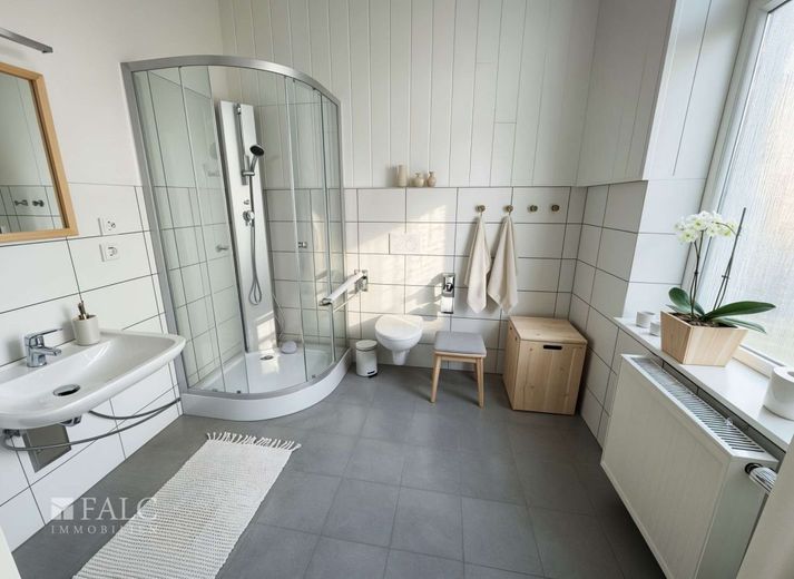 Attraktives Wohn- und Geschäftshaus in Solingen Höhscheid – Gewerbeeinheit Badezimmer