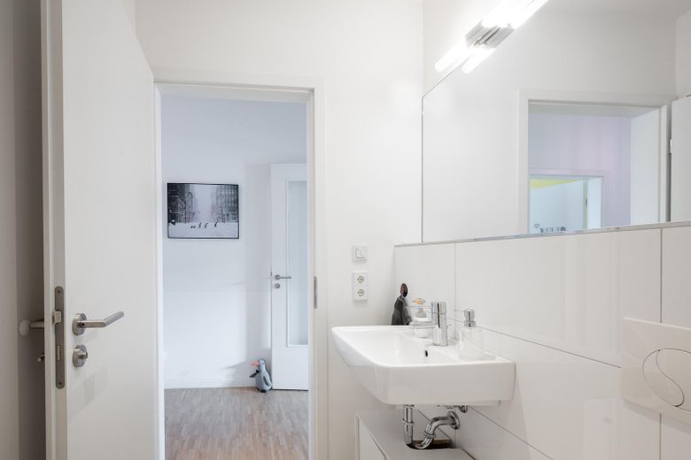 Exclusivo piso de 4,5 habitaciones con amplia terraza y vistas al agua en Berlín-Köpenick – Foto 9
