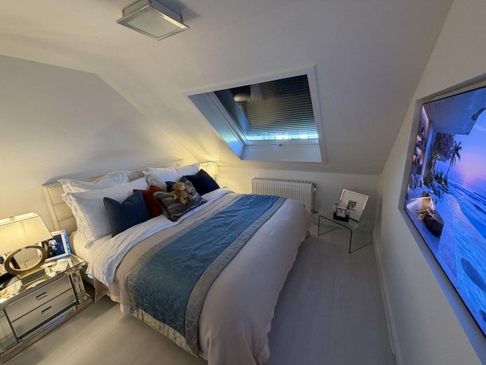Schlafzimmer DG
