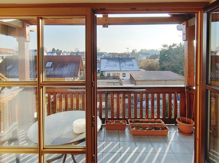 Avis aux investisseurs : duplex habité et meublé de 4 pièces avec cuisine, salle de bains et WC supplémentaires, dans un quartier calme proche du centre – Balkon nach Sueden Startbild