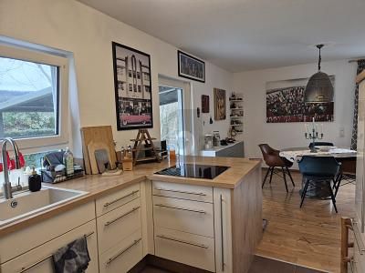 LA VIVIENDA MODERNA SE ENCUENTRA CON UN OASIS VERDE – 1773840724_7f9cdd.jpg