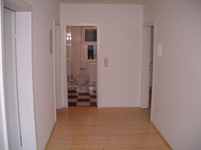 Wohn / Geschätshaus am Bahnhof/Fußgängerzone – Wohnung DG