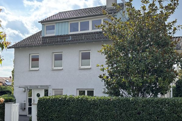 Helles, freistehendes Einfamilienhaus mit großem Garten in Bad Nauheim – Nieder-Mörlen