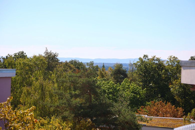 Wunderschöne 2,5-Zimmer Whg mit Panoramablick, Balkon + Tiefgarage – Foto 14