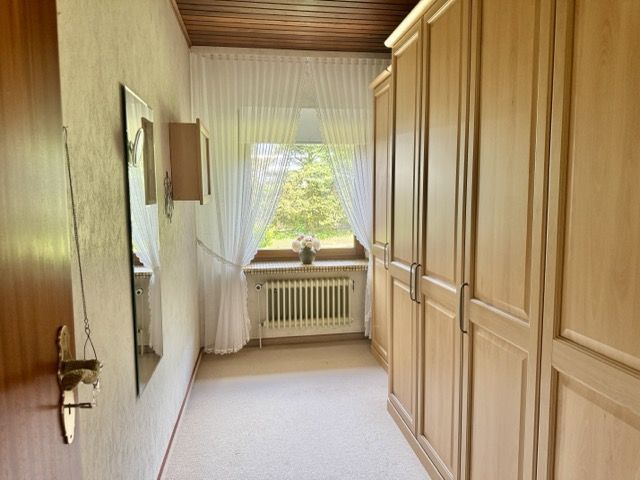 Gepflegter Bungalow mit Terrasse, Garten und Garage in Schalkholz zu verkaufen – Zimmer 1