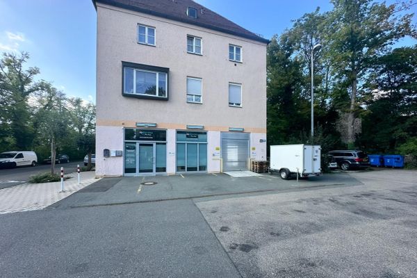 Espacio de oficina/comercial en el corazón de Neustadt/Aisch con 3 plazas de aparcamiento – disponible a partir del 1.10.2026