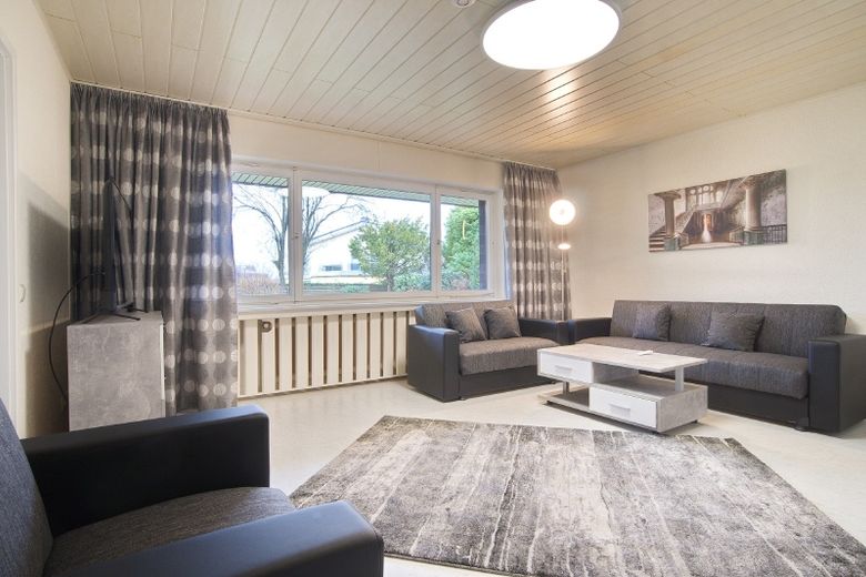 Attraktiv möblierte Wohnung mit eigenem Eingang und W-Lan in Top-Wohnlage, gute Parkmöglichkeiten – c0216e7eef7be3db6ae78a6b1d995a2dfb125583.jpg