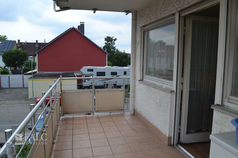 sofort verfügbares 1-Zimmer-Apartment zu verkaufen – Balkon