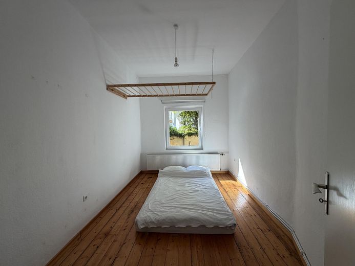 2-Zimmer Altbauwohnung an der Leibnitz Uni und Welfengarten / inklusive Küche – Schlafzimmer