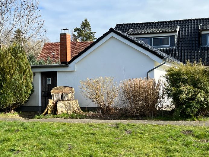 Ferieninvestment + Lebensperspektive + Land auf Rügen – Gartenhaus Eingang