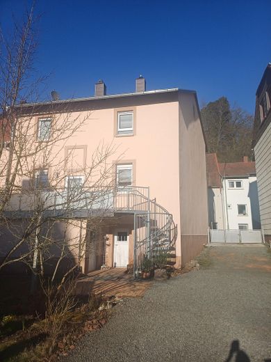 Einfamilienhaus in Kaiserslautern Erfenbach auf Eigentumsgrundstück, mit Anbau und Garten – Foto 3