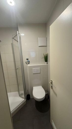 Kapitalanlage - 2 ZW mit Balkon, Einbauküche u. TG-Stellplatz in Waiblingen – Duschbad