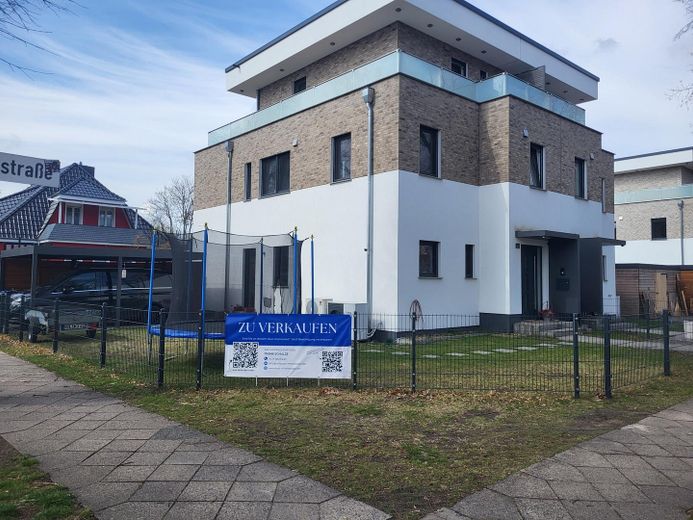 Citylage Falkensee - Doppelhaushälfte mit Dachterrasse für Selbstnutzer oder Anleger – फोटो 1