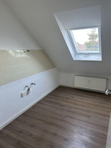 Acogedor piso de 3 habitaciones en planta ático – Küche
