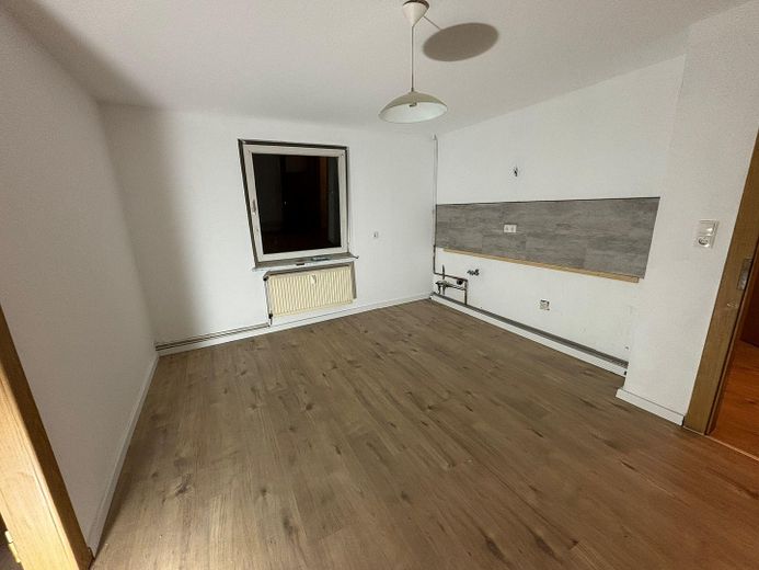 Faktor 16,67 - Dach des MFHs neu - Wohnung renoviert - seltene Chance! – Küche