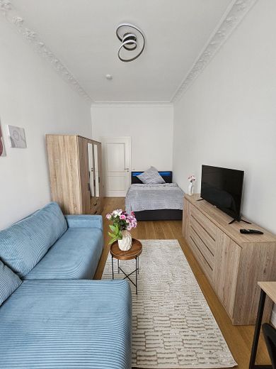 WG-Zimmer möbliert & frisch saniert – 8 Min. zur HTW Uni / Furnished room in a shared apartment – Zimmer 3 / Room 3