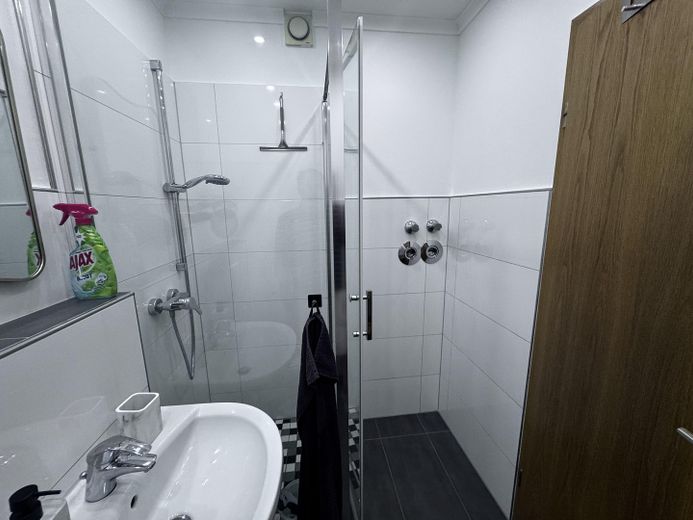 2-Zi Wohnung in Wiesbaden / Dotzheim /Bad/  Terrasse /Einbauküche/ Garage – Foto 17